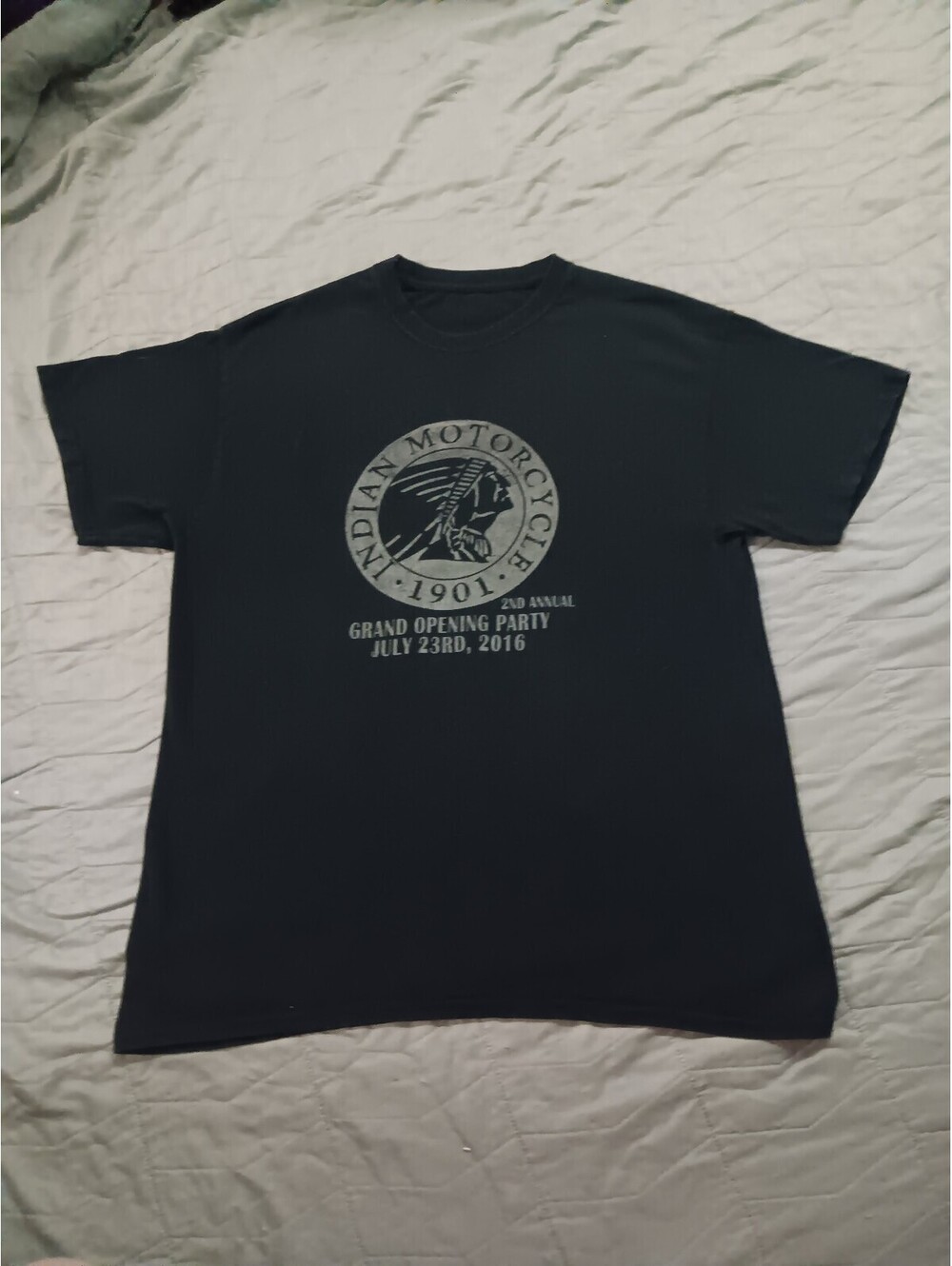 Mens size L black Indian Motorcycle graphic t-shirt w/ 1901 headdress logo